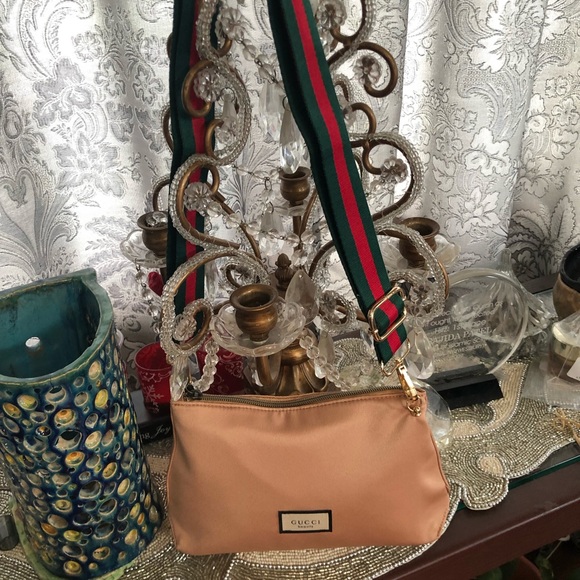 Gucci pouch converted in to shoulder bag /cross body. - Picture 8 of 16